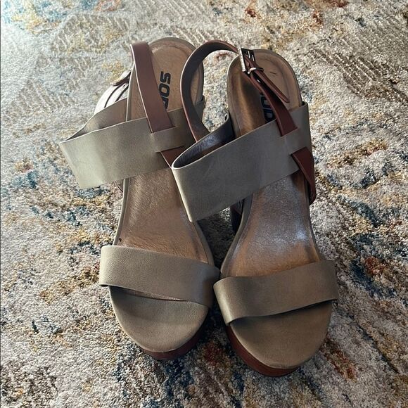 Soda Taupe wedge Sandals - Picture 2 of 6